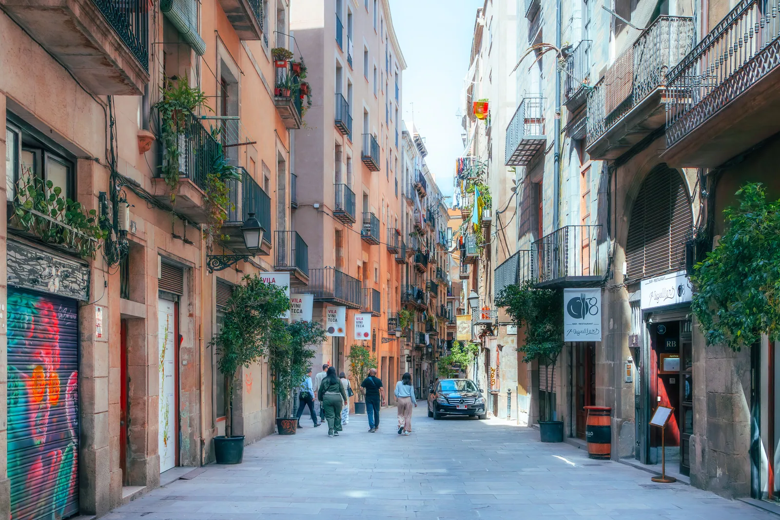 Du học Erasmus & summer fling ở Barcelona: Gen-Z Việt cần biết gì